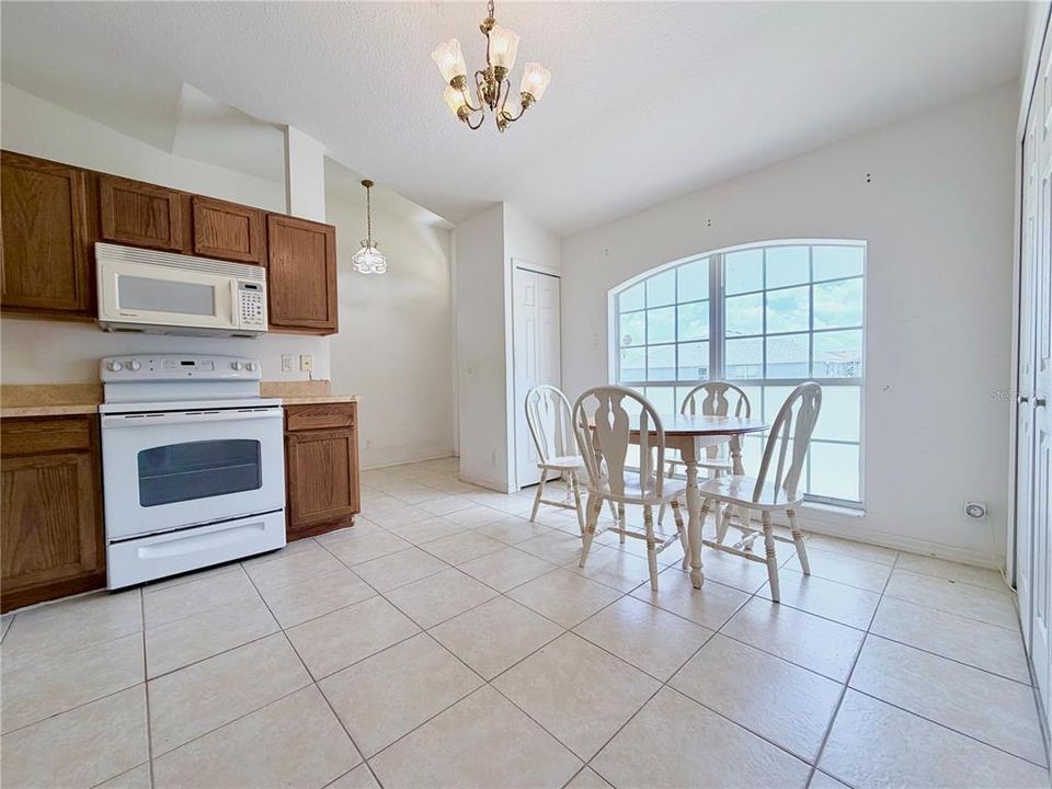 Active With Contract: $350,000 (3 beds, 2 baths, 1420 Square Feet)