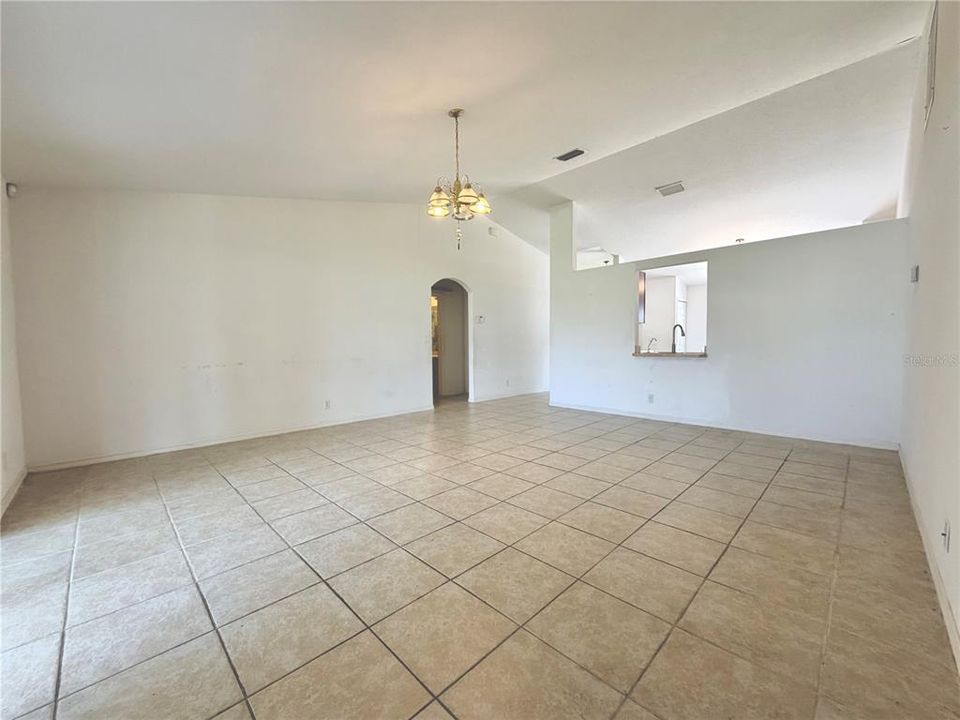 Active With Contract: $350,000 (3 beds, 2 baths, 1420 Square Feet)