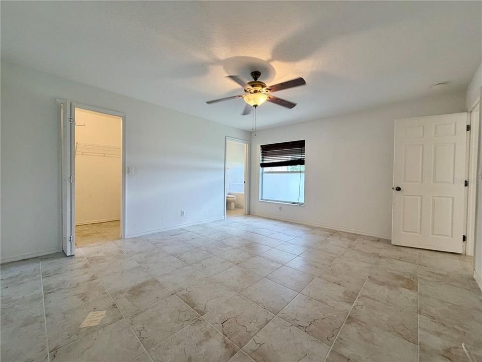 Active With Contract: $350,000 (3 beds, 2 baths, 1420 Square Feet)
