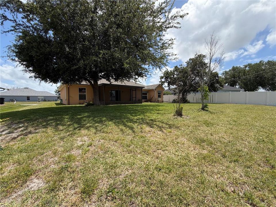 Active With Contract: $350,000 (3 beds, 2 baths, 1420 Square Feet)