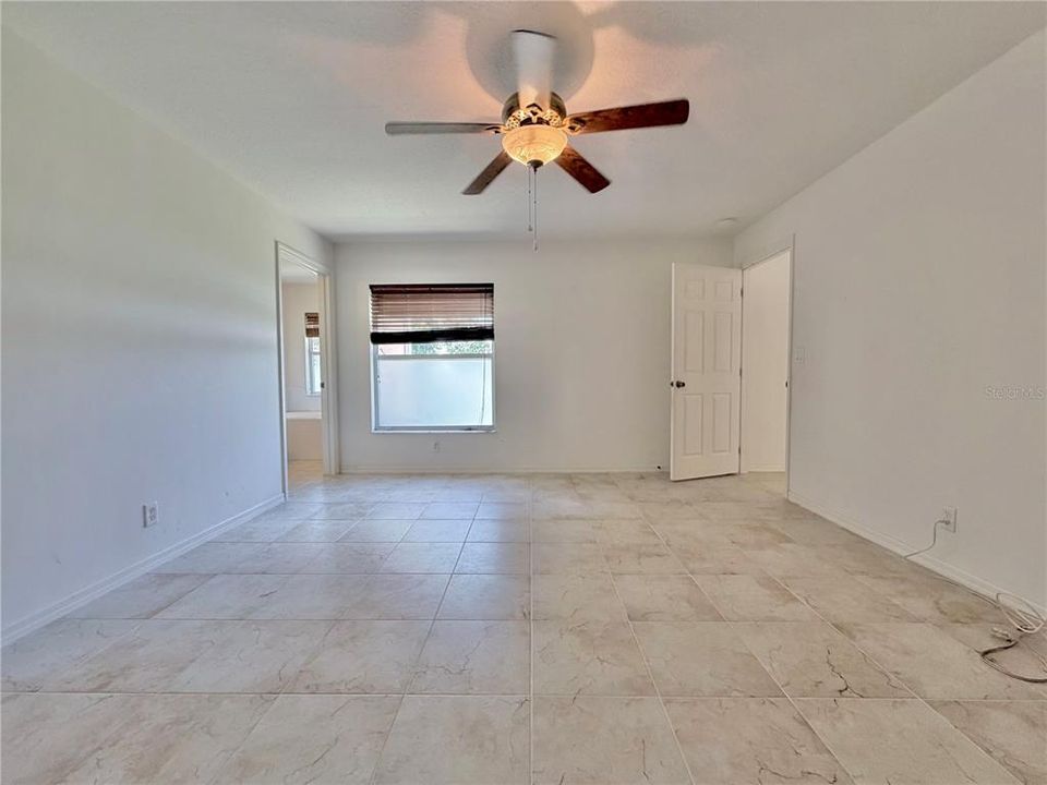 Active With Contract: $350,000 (3 beds, 2 baths, 1420 Square Feet)