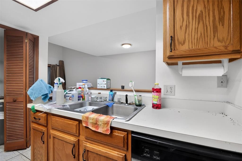 For Sale: $135,000 (2 beds, 2 baths, 1070 Square Feet)