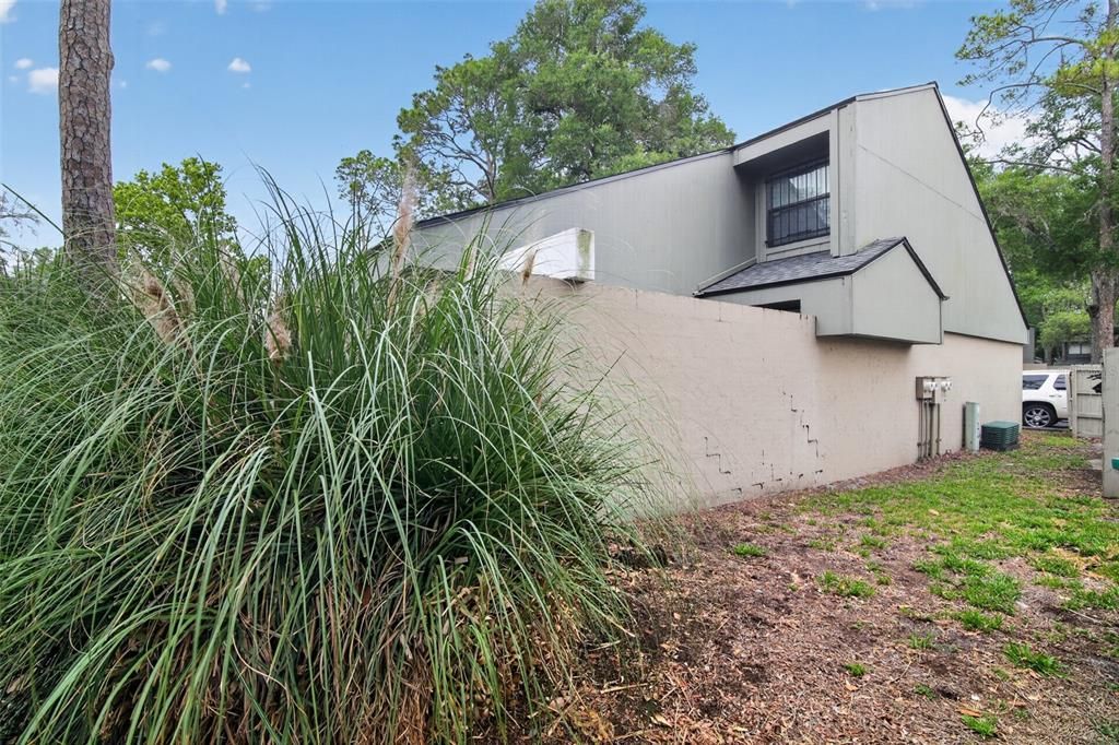 For Sale: $135,000 (2 beds, 2 baths, 1070 Square Feet)
