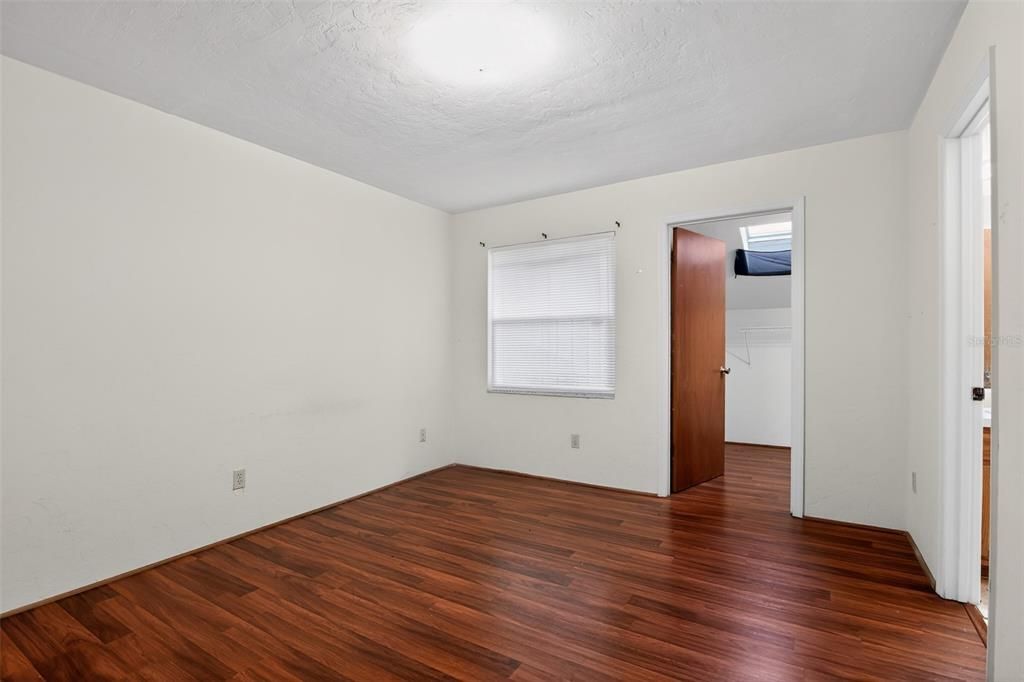 For Sale: $135,000 (2 beds, 2 baths, 1070 Square Feet)