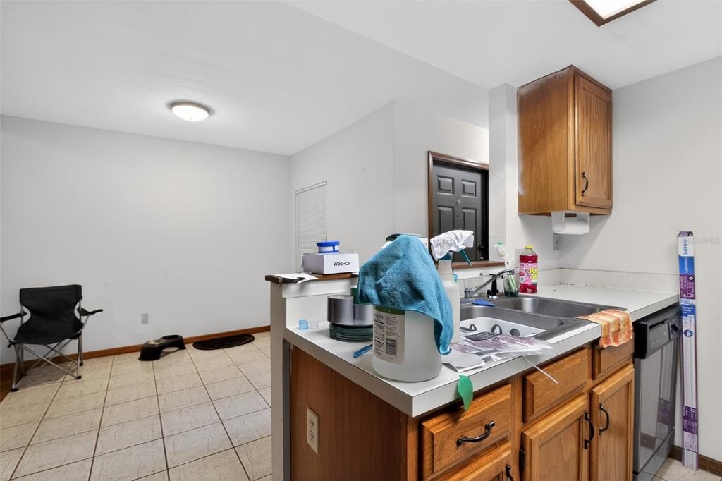 For Sale: $135,000 (2 beds, 2 baths, 1070 Square Feet)