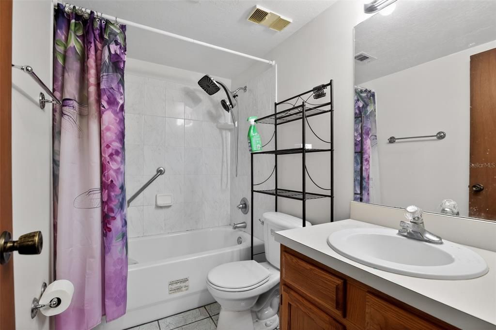 For Sale: $135,000 (2 beds, 2 baths, 1070 Square Feet)