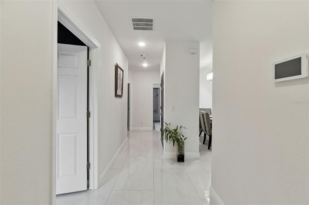 На продажу: $399,000 (4 спален, 2 ванн, 1684 Квадратных фут)