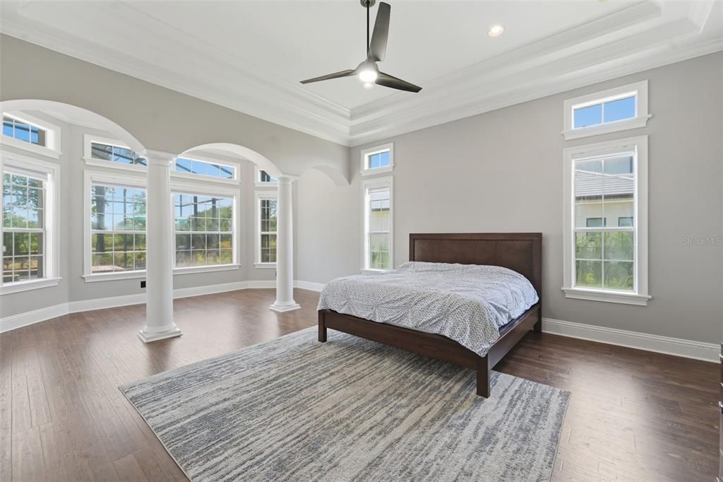 For Sale: $2,180,000 (5 beds, 4 baths, 4867 Square Feet)