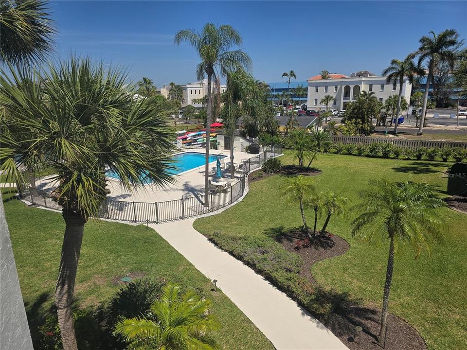 For Rent: $2,400 (2 beds, 2 baths, 1301 Square Feet)