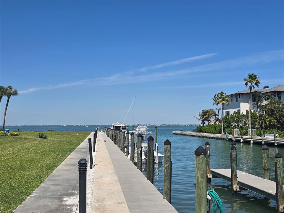 For Rent: $2,400 (2 beds, 2 baths, 1301 Square Feet)