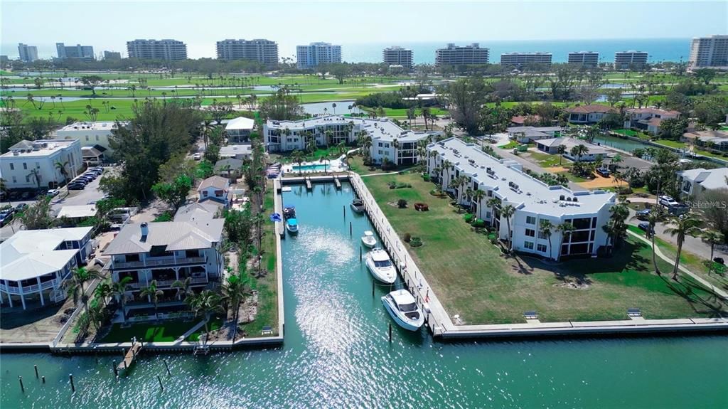 For Rent: $2,400 (2 beds, 2 baths, 1301 Square Feet)