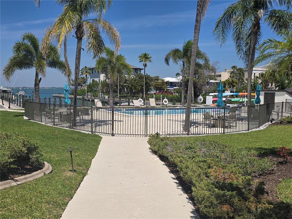 For Rent: $2,400 (2 beds, 2 baths, 1301 Square Feet)