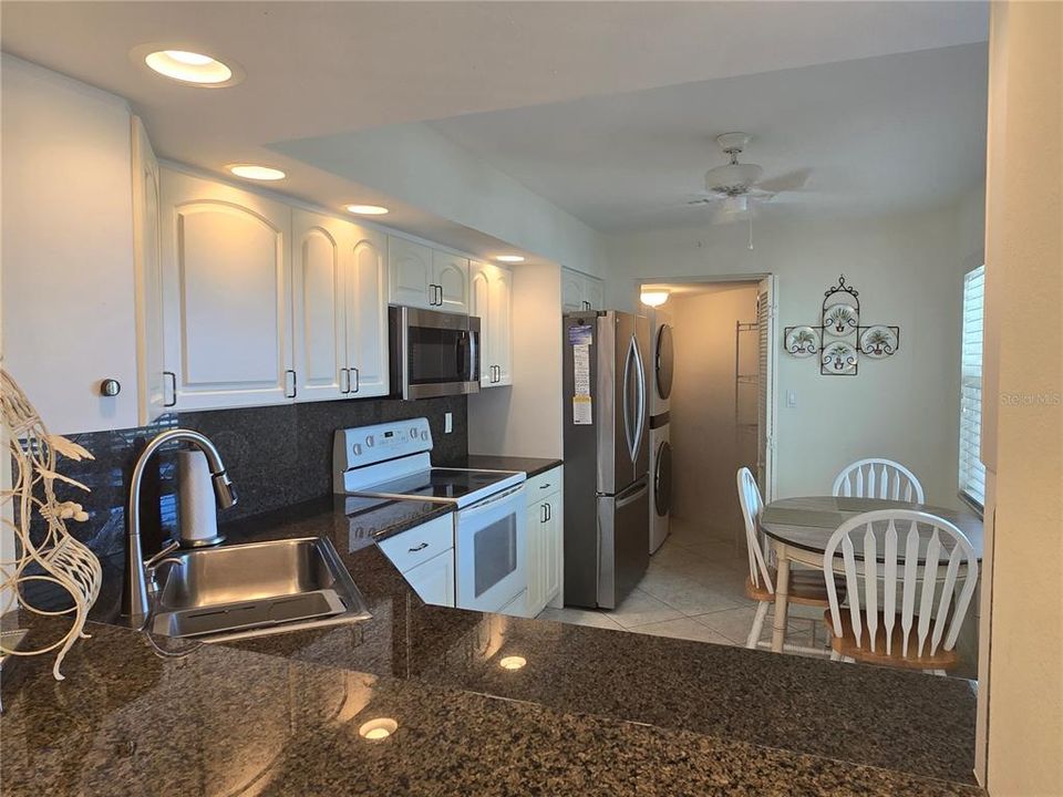For Rent: $2,400 (2 beds, 2 baths, 1301 Square Feet)