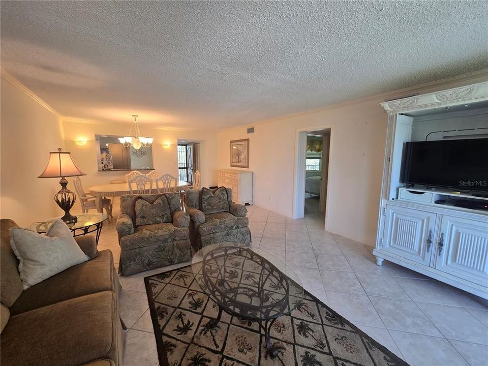 For Rent: $2,400 (2 beds, 2 baths, 1301 Square Feet)