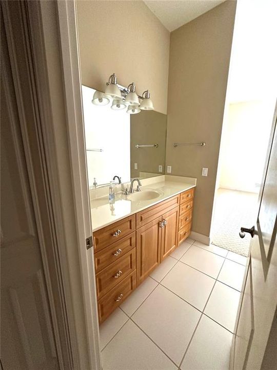 En Venta: $724,500 (4 camas, 3 baños, 3300 Pies cuadrados)