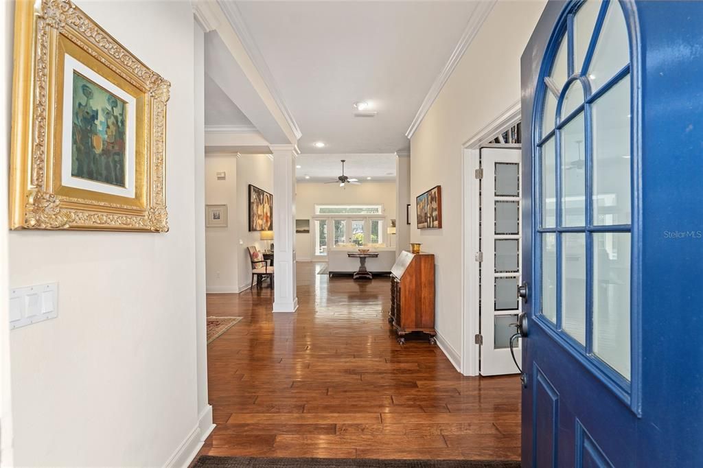 En Venta: $724,500 (4 camas, 3 baños, 3300 Pies cuadrados)