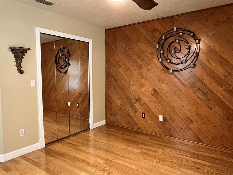 For Sale: $909,000 (5 beds, 3 baths, 3196 Square Feet)