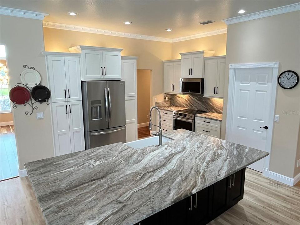 For Sale: $909,000 (5 beds, 3 baths, 3196 Square Feet)