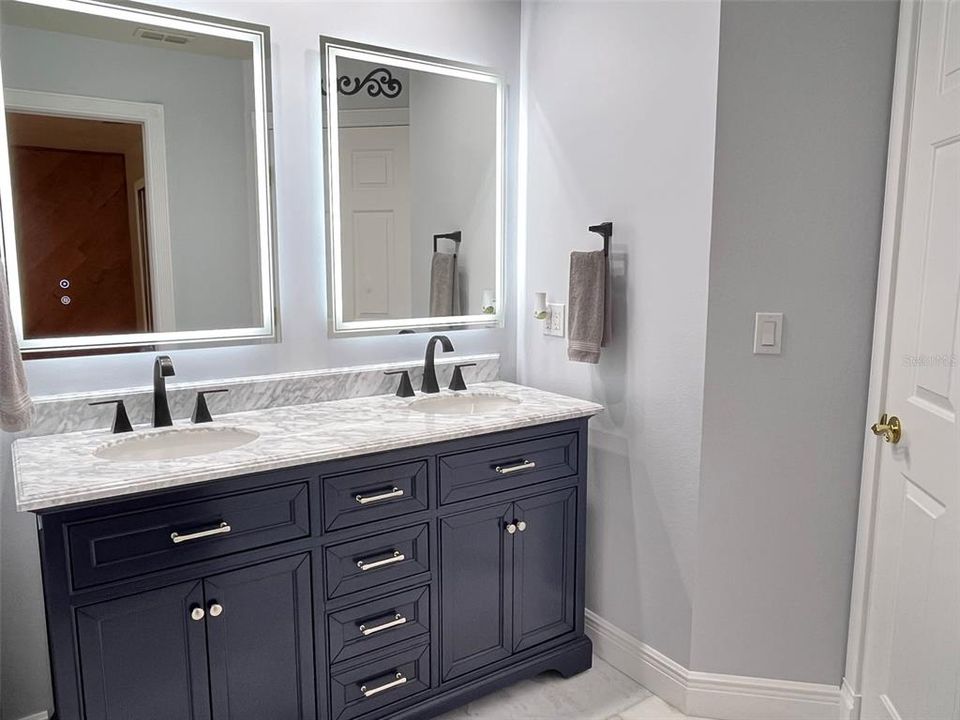For Sale: $909,000 (5 beds, 3 baths, 3196 Square Feet)