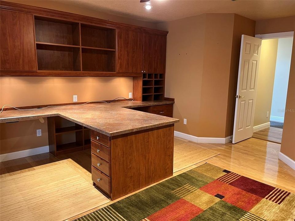 For Sale: $909,000 (5 beds, 3 baths, 3196 Square Feet)