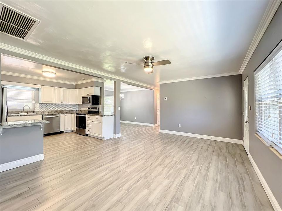 For Rent: $2,500 (2 beds, 2 baths, 1390 Square Feet)