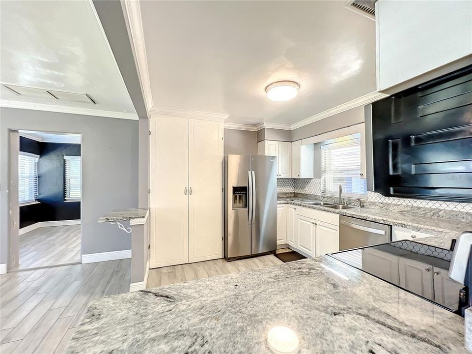 For Rent: $2,500 (2 beds, 2 baths, 1390 Square Feet)