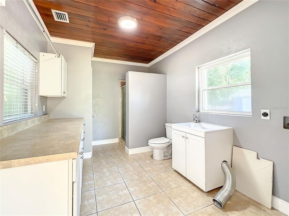 For Rent: $2,500 (2 beds, 2 baths, 1390 Square Feet)