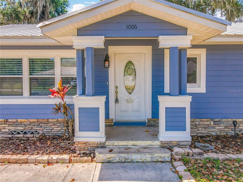 For Rent: $2,500 (2 beds, 2 baths, 1390 Square Feet)