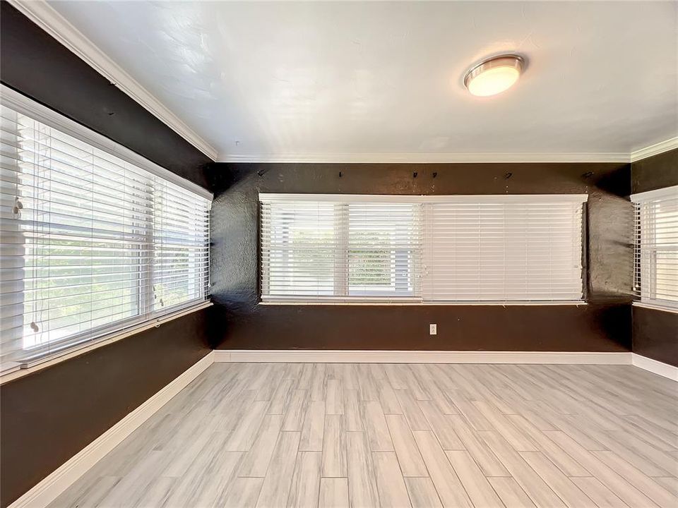 For Rent: $2,500 (2 beds, 2 baths, 1390 Square Feet)