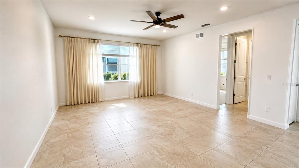 For Rent: $2,490 (4 beds, 3 baths, 2204 Square Feet)