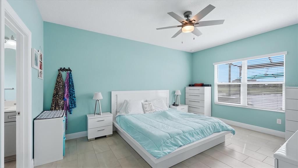 Activo con contrato: $619,000 (4 camas, 3 baños, 2494 Pies cuadrados)