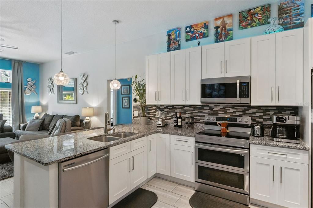 Active With Contract: $525,000 (4 beds, 2 baths, 1987 Square Feet)