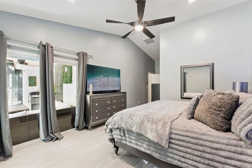 Active With Contract: $525,000 (4 beds, 2 baths, 1987 Square Feet)