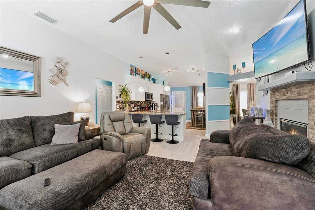 Active With Contract: $525,000 (4 beds, 2 baths, 1987 Square Feet)