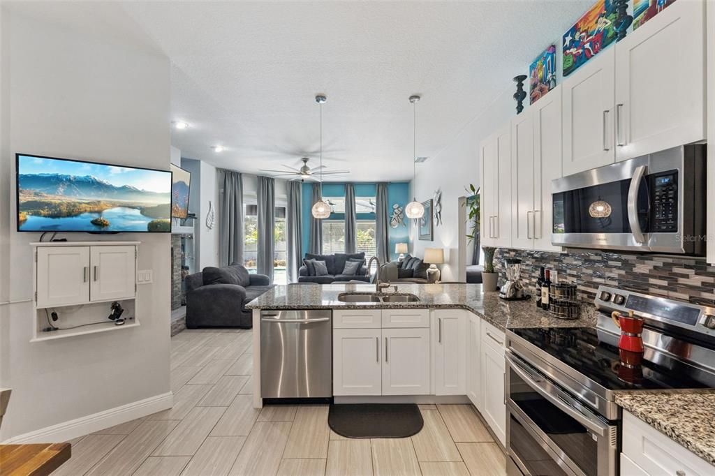 Active With Contract: $525,000 (4 beds, 2 baths, 1987 Square Feet)