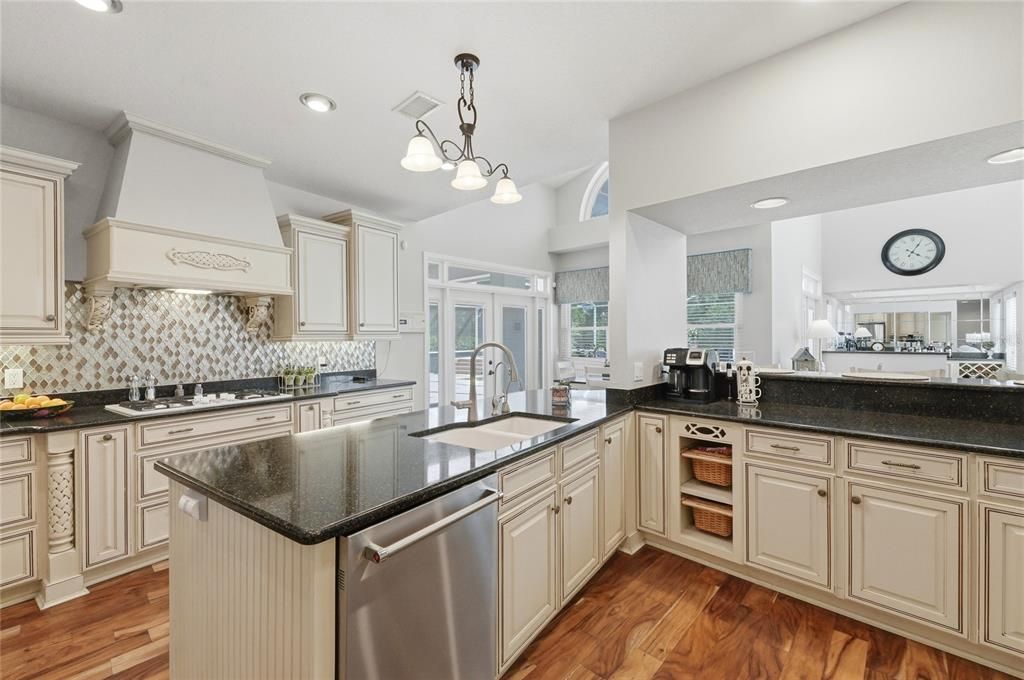 For Sale: $744,900 (5 beds, 4 baths, 4190 Square Feet)