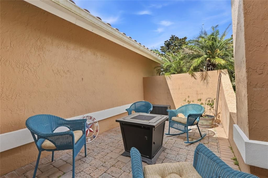 For Sale: $744,900 (5 beds, 4 baths, 4190 Square Feet)