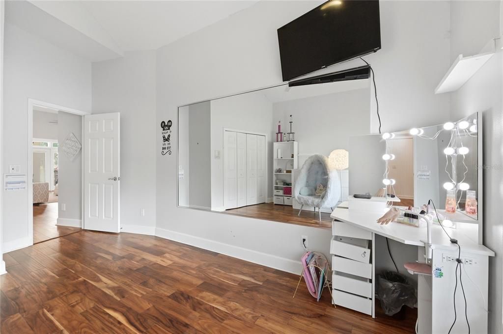 For Sale: $744,900 (5 beds, 4 baths, 4190 Square Feet)