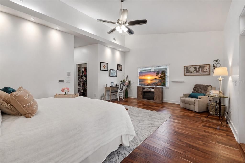 For Sale: $744,900 (5 beds, 4 baths, 4190 Square Feet)