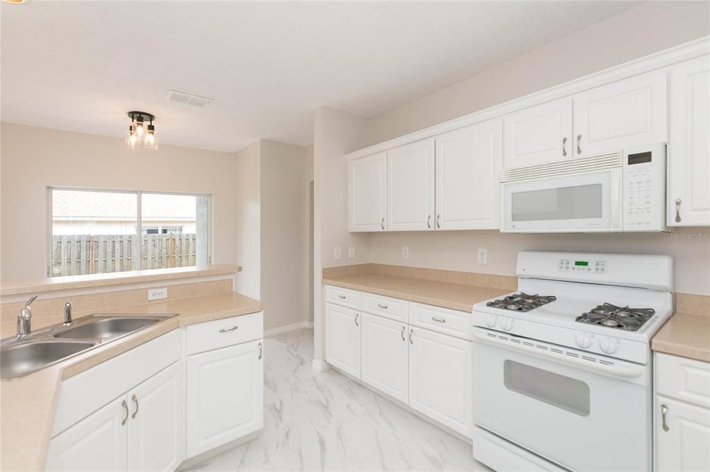 For Sale: $335,000 (3 beds, 2 baths, 1608 Square Feet)