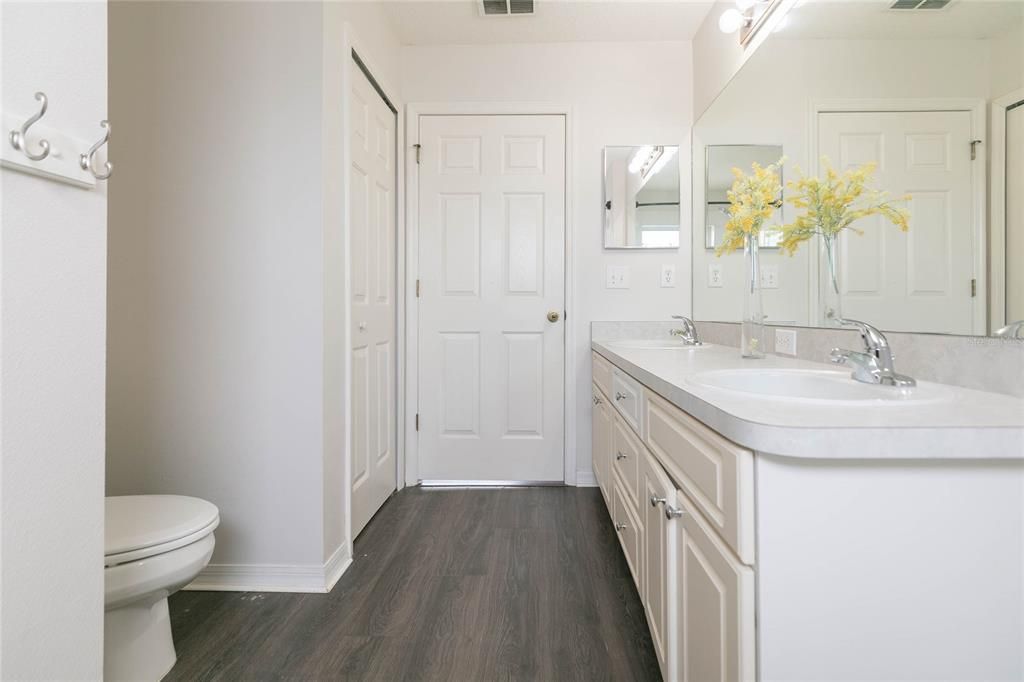 For Sale: $335,000 (3 beds, 2 baths, 1608 Square Feet)