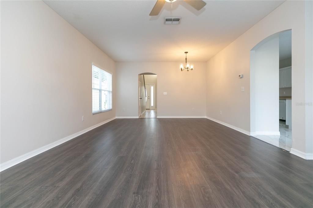 For Sale: $335,000 (3 beds, 2 baths, 1608 Square Feet)