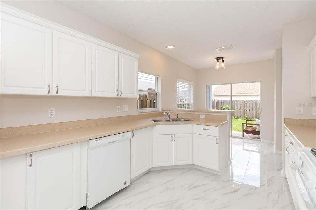 For Sale: $335,000 (3 beds, 2 baths, 1608 Square Feet)