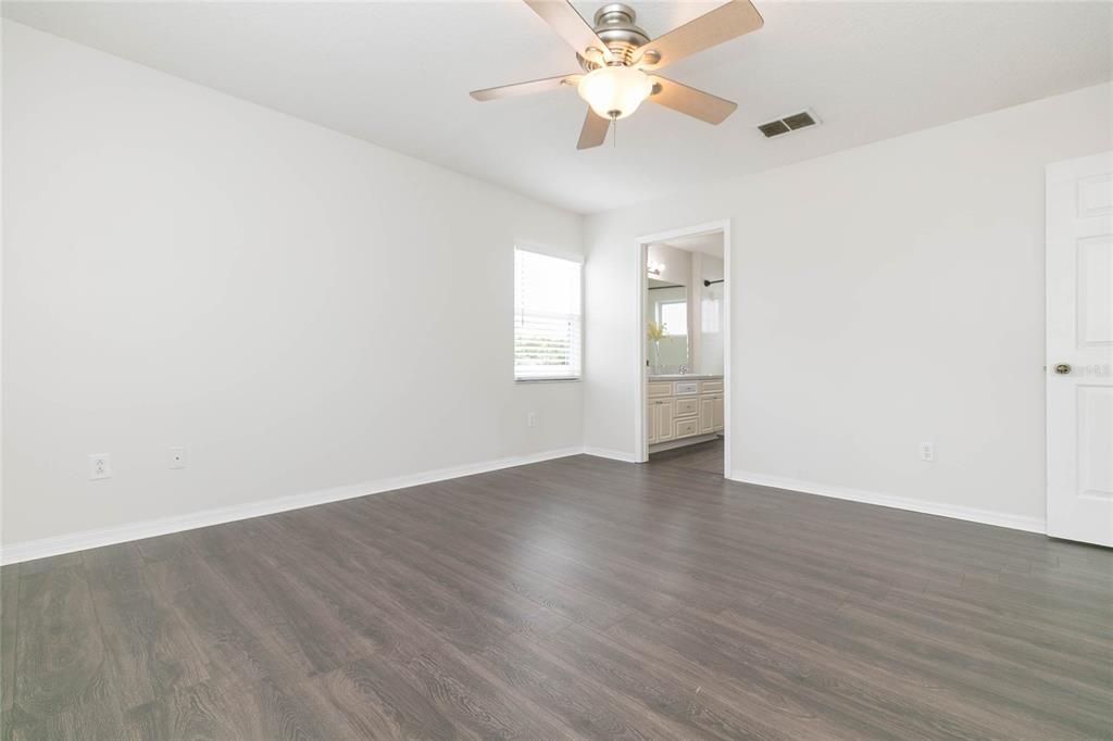 For Sale: $335,000 (3 beds, 2 baths, 1608 Square Feet)