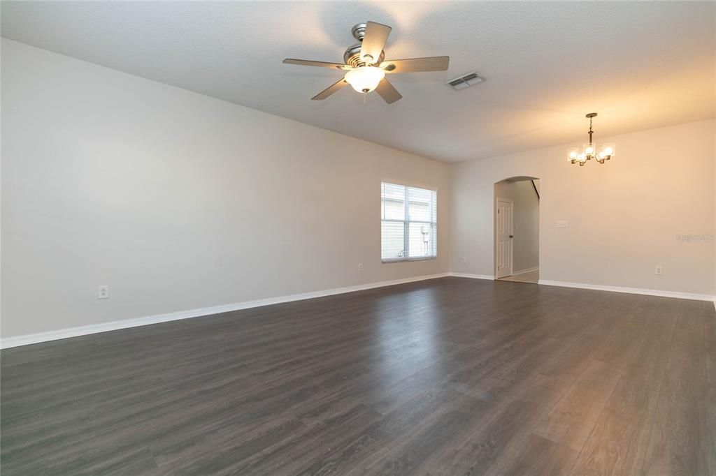 For Sale: $335,000 (3 beds, 2 baths, 1608 Square Feet)