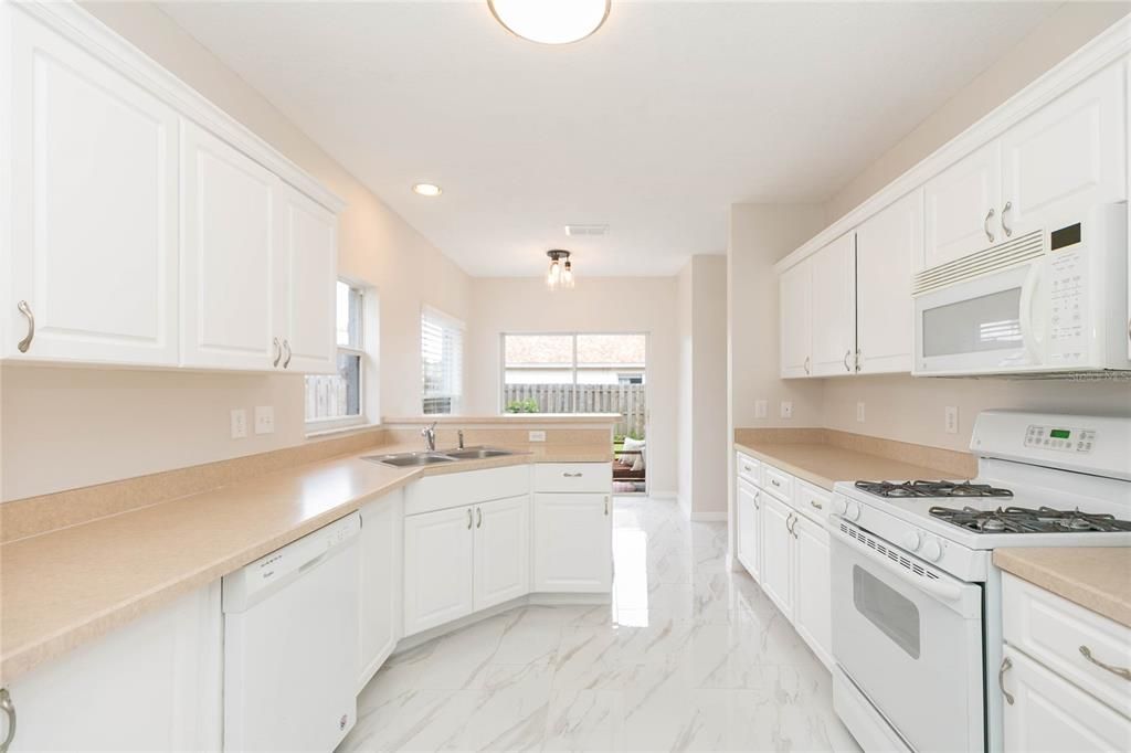 For Sale: $335,000 (3 beds, 2 baths, 1608 Square Feet)