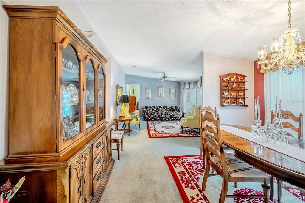 На продажу: $324,800 (3 спален, 2 ванн, 1821 Квадратных фут)
