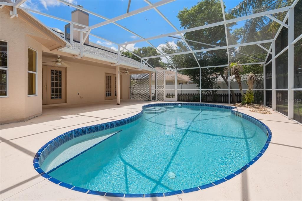 For Sale: $320,000 (3 beds, 2 baths, 1532 Square Feet)