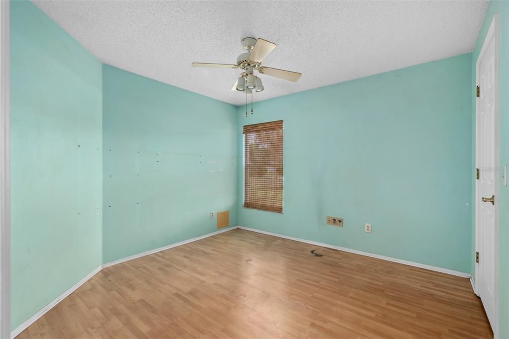 For Sale: $320,000 (3 beds, 2 baths, 1532 Square Feet)