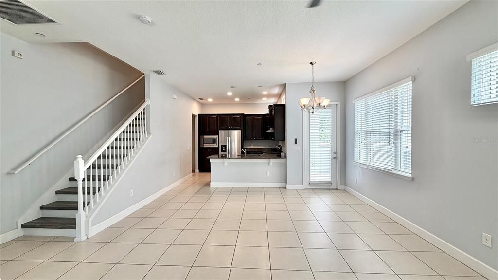 For Rent: $3,350 (4 beds, 2 baths, 1811 Square Feet)